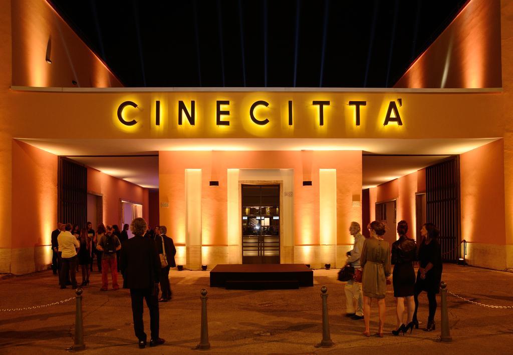 Roma Suite Cinecittà Esterno foto