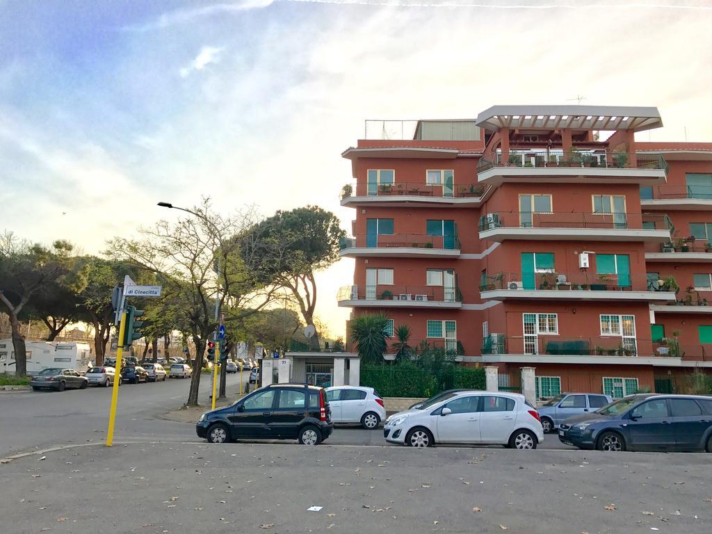 Roma Suite Cinecittà Esterno foto